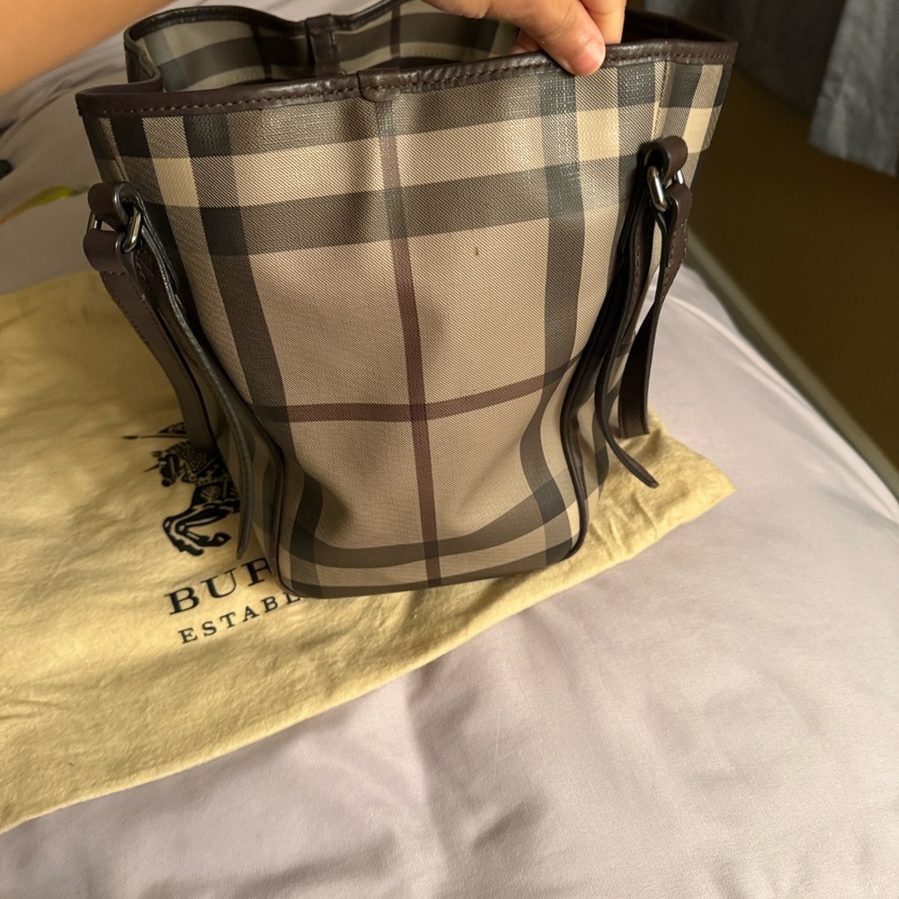 AUTHENTIC: Burberry Nova Check Tote- Used Like New - Picture 9 of 13